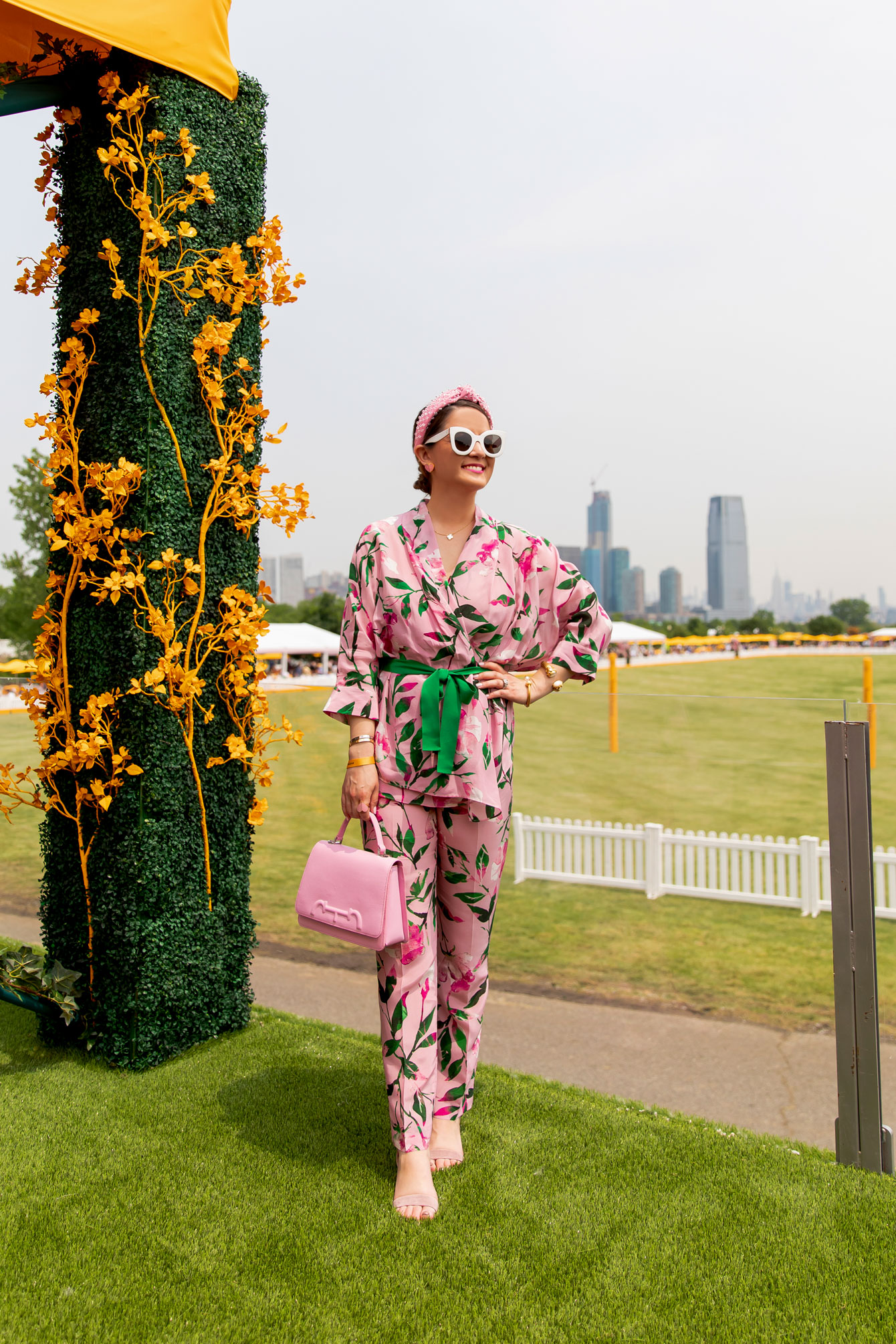 Veuve Clicquot ad  Fashion, Street style chic, Style
