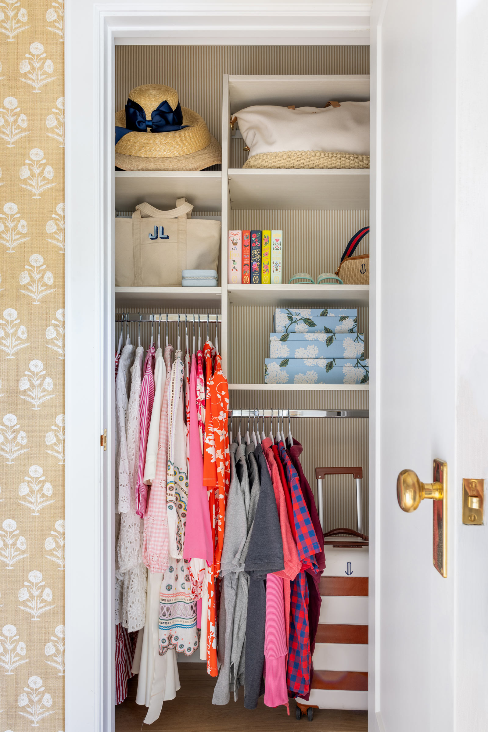 Jennifer Lake Vacation Home Closet